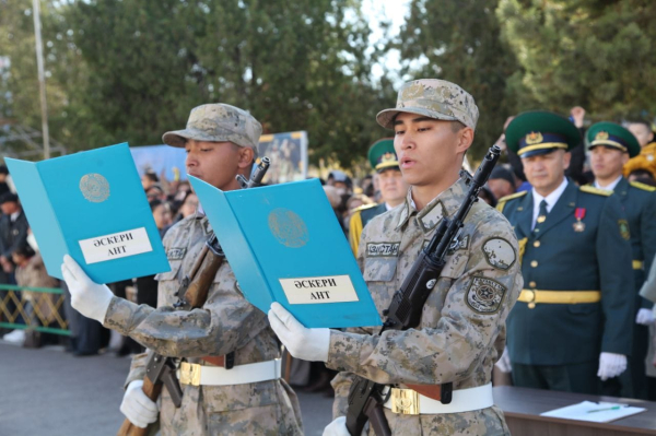 Сарбаздар әскери ант қабылдады