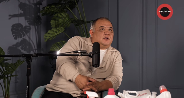&ldquo;Әкемнің інісінде бала болмағасын мені асырап алды, балалары болғасын мені қайтарып берді&rdquo; - Ақылбек Досжанов