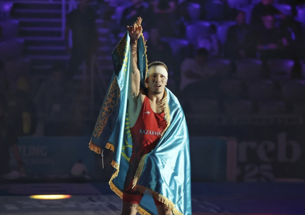 «Ол – грек-рим күресінен осы ғасырдағы тұңғыш жеңімпаз»: Президент Айдос Сұлтанғалиді құттықтады