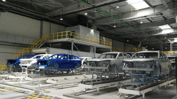 ТЖМ басшысы Astana Motors кәсіпорындарында арнайы техниканың өндірісімен танысты