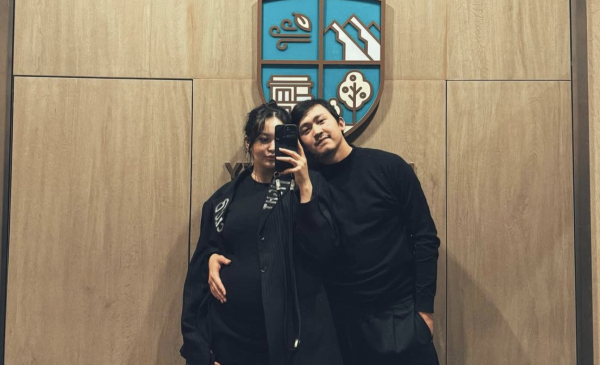 &laquo;Әке-шеше атандық&raquo;: &laquo;Ирина Кайратовна&raquo; тобының әншісі қуанышымен бөлісті (ФОТО)