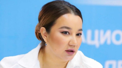 «Ескерткіш қойып, көше беріп жіберулерің ғана қалыпты»: Айгүл Орынбек өзін айыптағандарға жауап берді