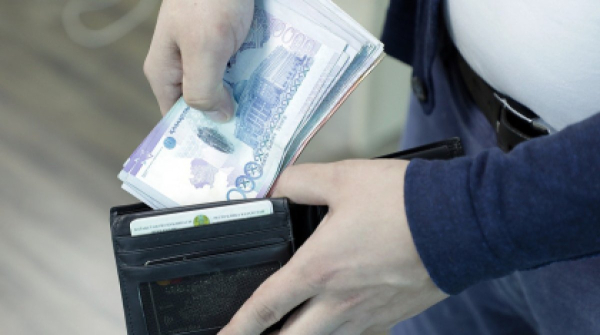 Астанада ер адам тірі ата-анасының «жаназасына» әріптестерінен ақша жинаған