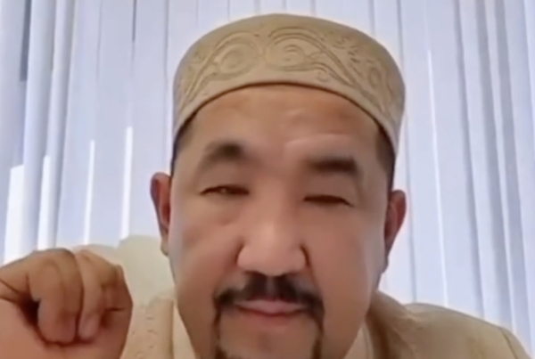 &quot;Екінші қатын, тоқалдықты ұлықтағандар қыздардың көз жасына кінәлі&quot;: Нұрлан имам тоқал алып жатқан қазақтар туралы