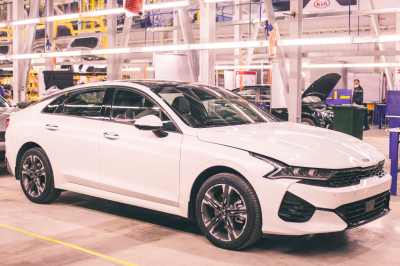 Елімізде 70 мың көлік шығаратын KIA зауыты іске қосылды