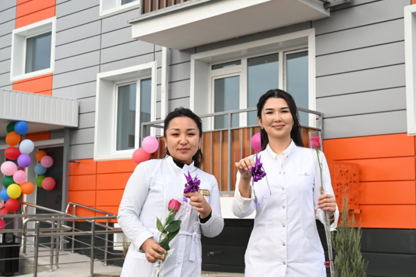 Көксуда дәрігерлер мен мұғалімдерге арналған жаңа тұрғын үй пайдалануға берілді