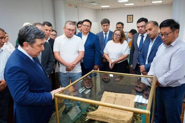 Өзгермелі әлемде қасиетті мұраларды сақтау маңызды - Дархан Қыдырәлі