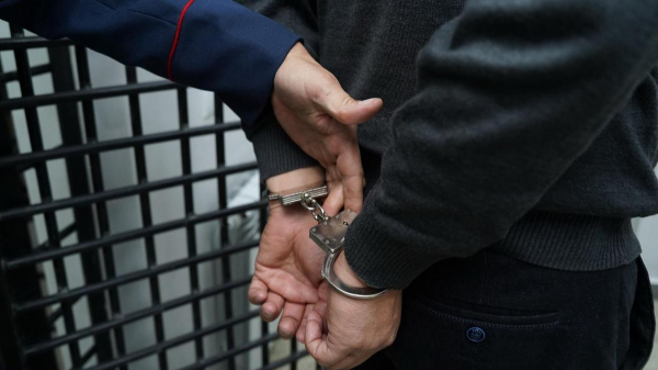 Қырғызстандағы қала қазыятының басшысы алаяқтық жасады деген күдікпен қамауға алынды