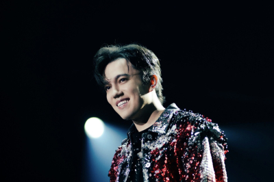 &laquo;18-де дәл осы сәтті армағанмын&raquo;:&nbsp;Димаштың Ригадағы концерті ерекше өтті (ФОТО)