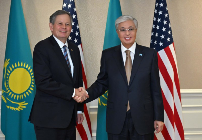 Қасым-Жомарт Тоқаев америкалық сенаторды қабылдады