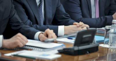 Мемқызметкерлердің бизнеспен айналысуына рұқсат етіледі