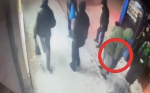 Астанада шетел азаматы оқушының ұялы телефонын ұрлап кеткен (видео)