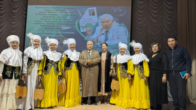 Оқырманмен ой бөлісті