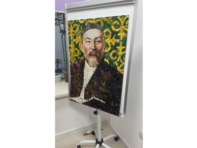 Астанада балабақша бүлдіршіндері түймеден Абай Құнанбайұлының портретін дайындап шықты