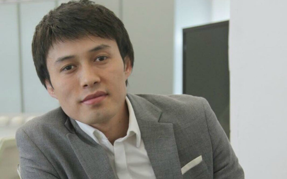 «Бәріне топырақ шашпаймын»: Ердос Қанаев ажырасуға кеңес беретіндерге үндеу жасады (ФОТО)