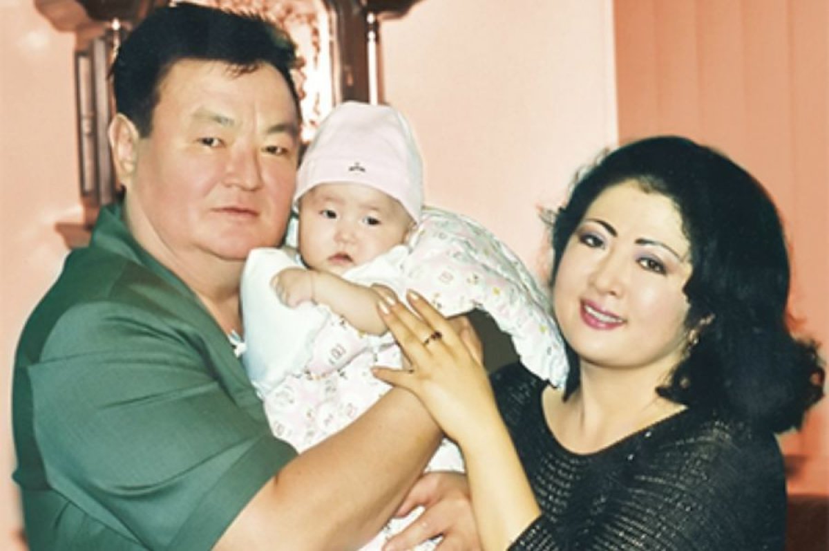«Жарқын бейнесі есімізде»: Мақпал Жүнісова марқұм күйеуін еске алды (ВИДЕО)