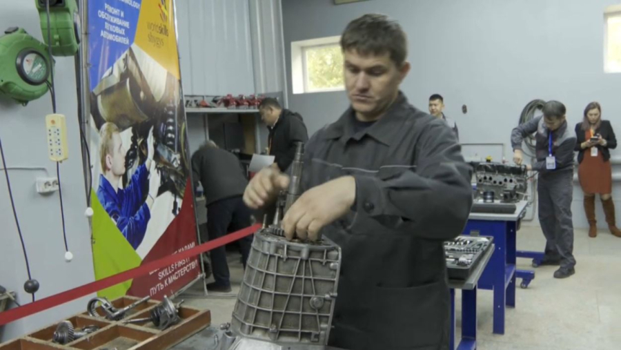 Өскеменде колледж оқытушылары арасында сайыс өтіп жатыр