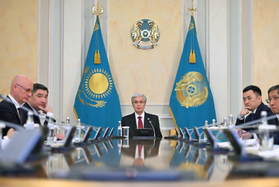 Президент өңірлік жүк авиахабтарын дамыту жөнінде кеңес өткізді