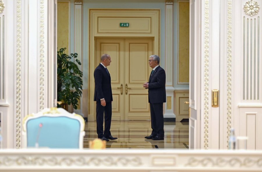 Қасым-Жомарт Тоқаев Болгария Президенті Румен Радевпен келіссөз жүргізді