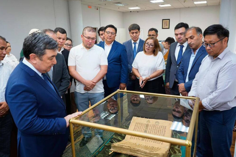 Өзгермелі әлемде қасиетті мұраларды сақтау маңызды - Дархан Қыдырәлі