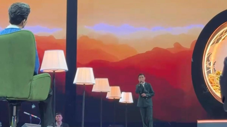"Міне, нағыз ағалық": Димаш Құдайберген "Балқадиша әнін" айтып, желіде жұлдыз болған дзюдошы балаға құрмет көрсетті (видео)