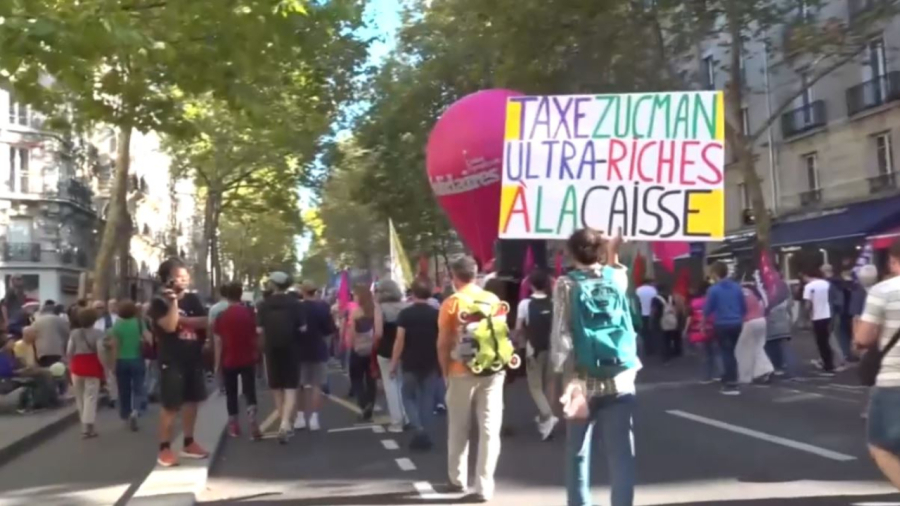 Францияда шеру кезінде 300-ден астам адам ұсталды