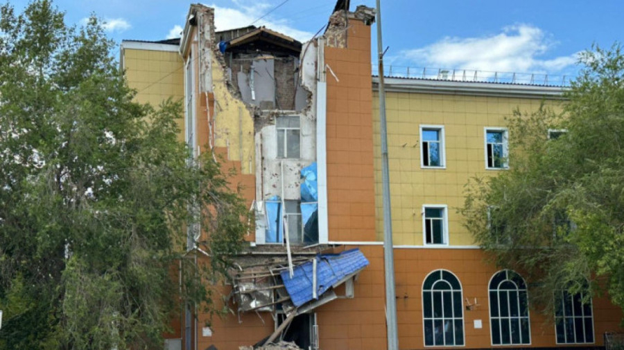 Қарағандының орталығында ғимарат опырылды: ішінде 15 адам болған