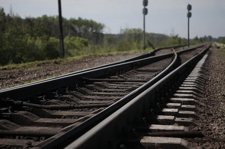 Қарағандыда пойыз бен жеңіл көлік соқтығысып, 3 адам мерт болды